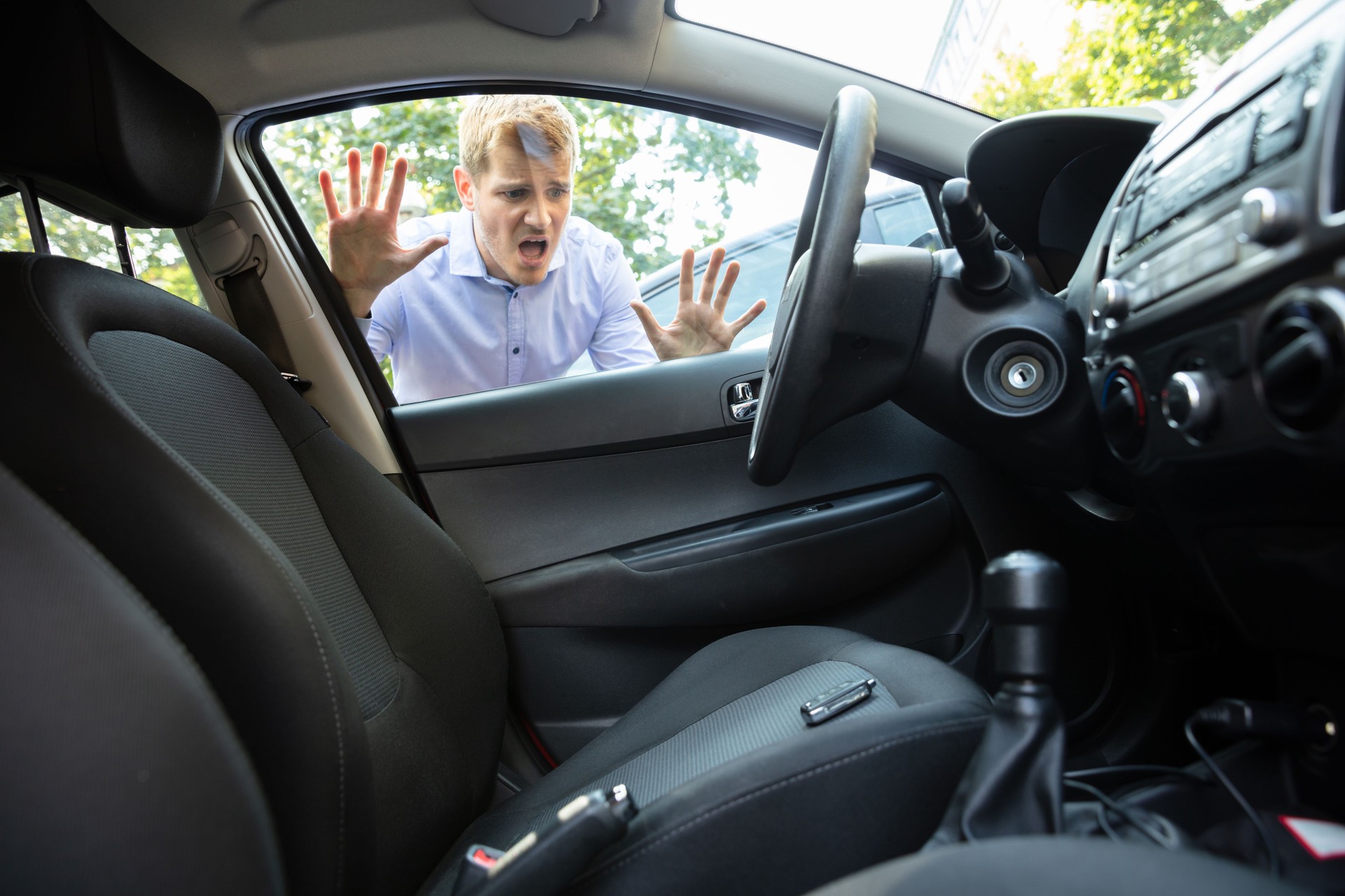 Man Forgot His Key Inside Car